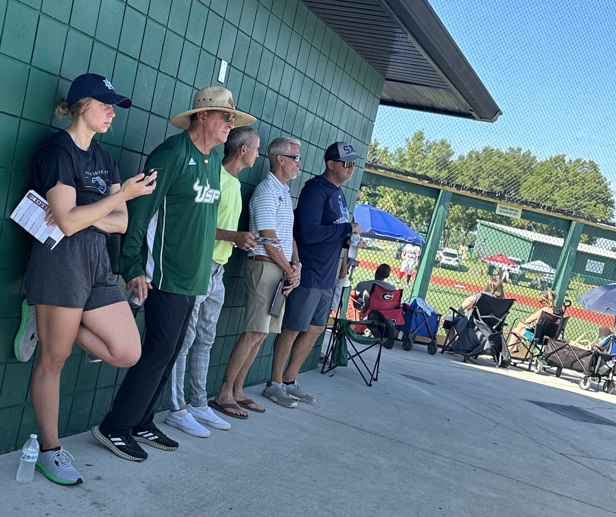donuttt2's tweet photo. Packed house at the @flpgfmedia Battle on the Diamond!
20 schools checked in before 11amβΌοΈπ₯
Been a great day so far! #playflpgf https://t.co/CHu8qw9jy3