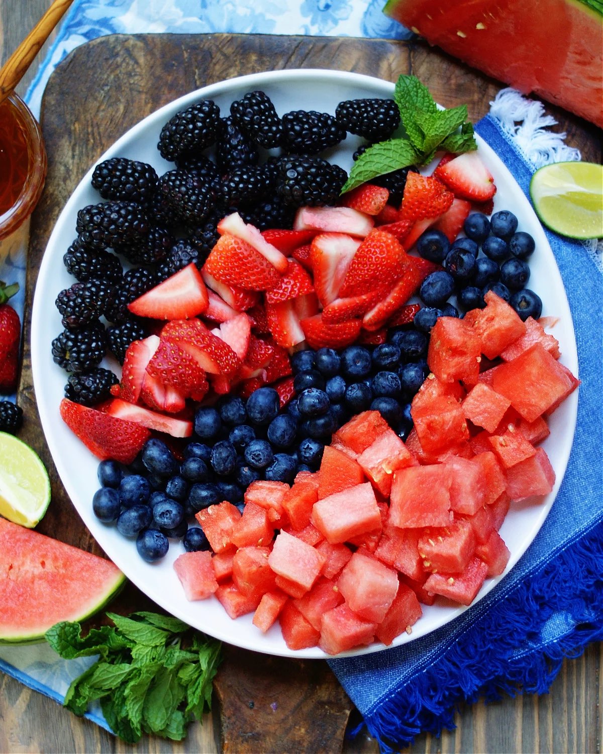 Food Porn ב-X: Fruit please 🍉 🫐 🍓 t.co4ukrIYsQNw  X