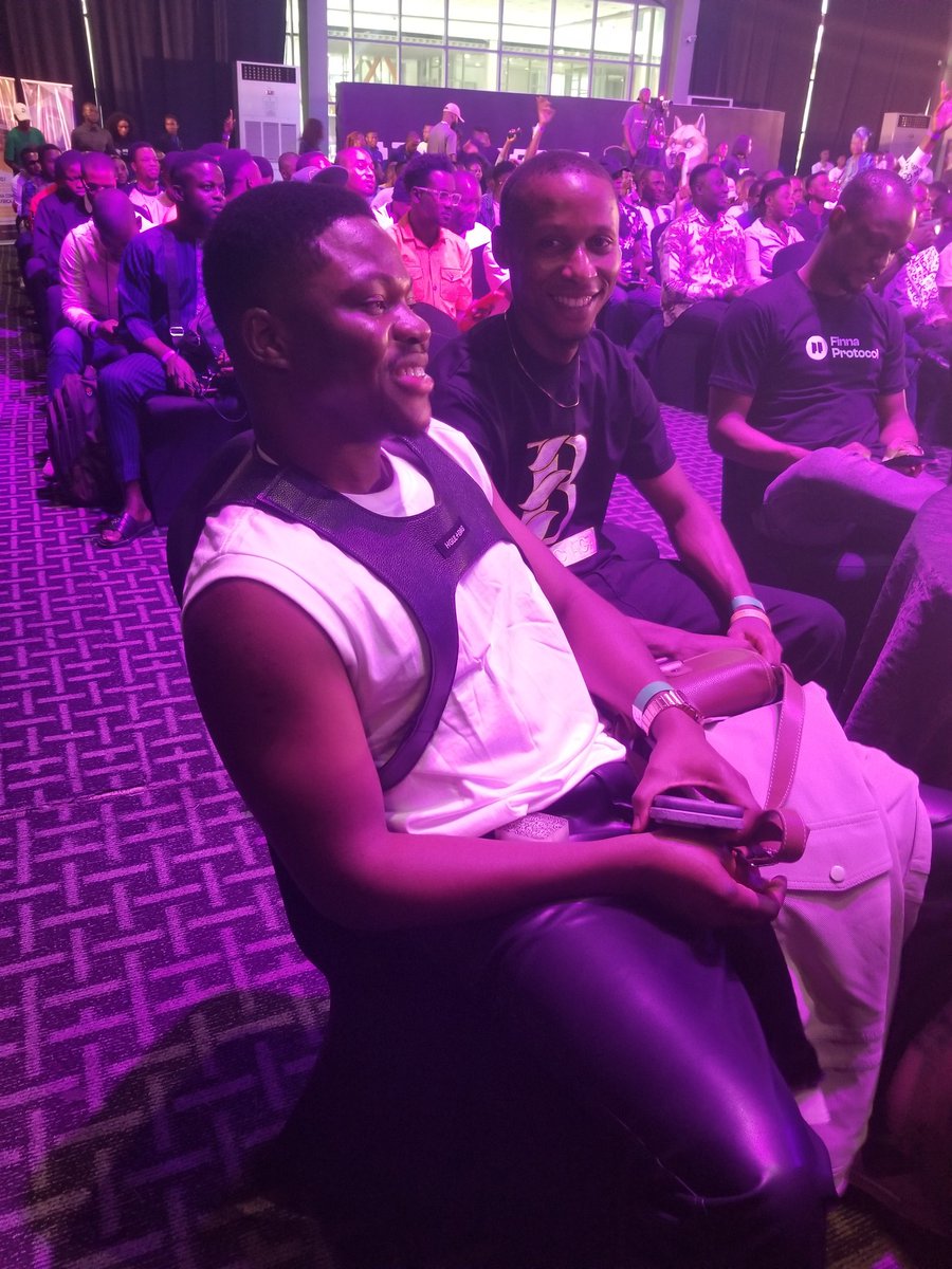 Eji_mmadu's tweet image. 🤣😅🤣😘
Omoh I&apos;m live and direct with one of my biggest idolo.
Boss Marjid @marjidofficial. You gerrit 🤣🤣. I respect this man
At #PixelFestLagos #Pixelfest 
@Cryptotvplus