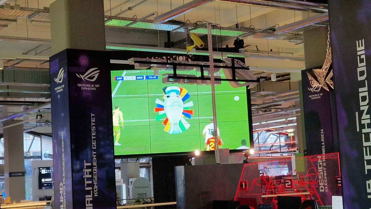 Das war die 33. Cologne Fight Night. Nochmal sage ich danke an <a href="/CAPCOM_Germany/">CAPCOM Germany</a> und <a href="/xLasuu/">Lasuu</a>, dafür dass sie unsere Weeklies mit Merch und Season 2 Pässe supporten. GGs und bis zum nächsten Mal!