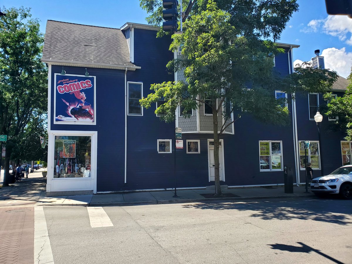 MonarchDafey's tweet photo. Its a beautiful day so of course I'm comic shop hoping as I walk around Chicago. First up...
#GrahamCrackerComics https://t.co/8HoR1dRf2S