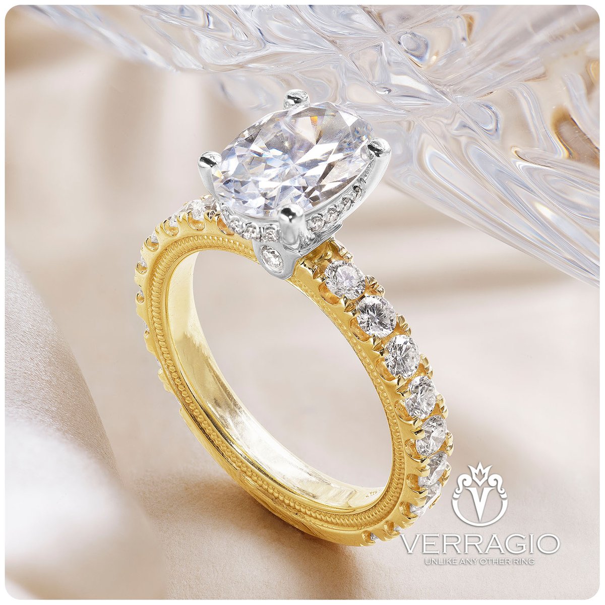 Where timeless elegance meets innovative design, our exquisite engagement and wedding rings from the Tradition Collection boast fire, brilliance, and sparkle, all meticulously crafted for your happily ever after. 

💍: Tradition-250DBOV

#Verragio #EngagementRing #YellowGold