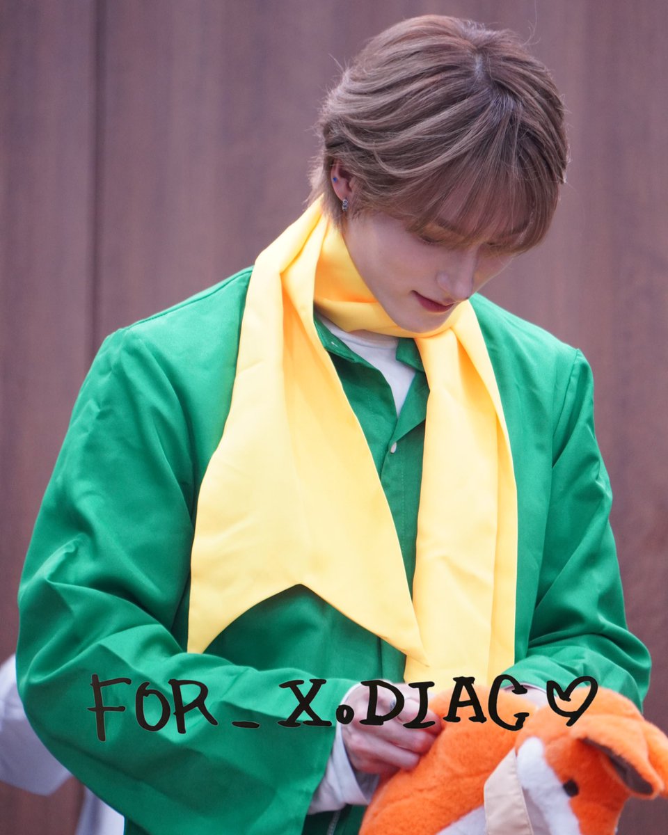 FOR_XODIAC's tweet photo. 240706 HEY DAY JUMP UP FANSIGN 

 #범수  #BEOMSOO #XODIAC #소디엑 https://t.co/K9JCzwYIbj