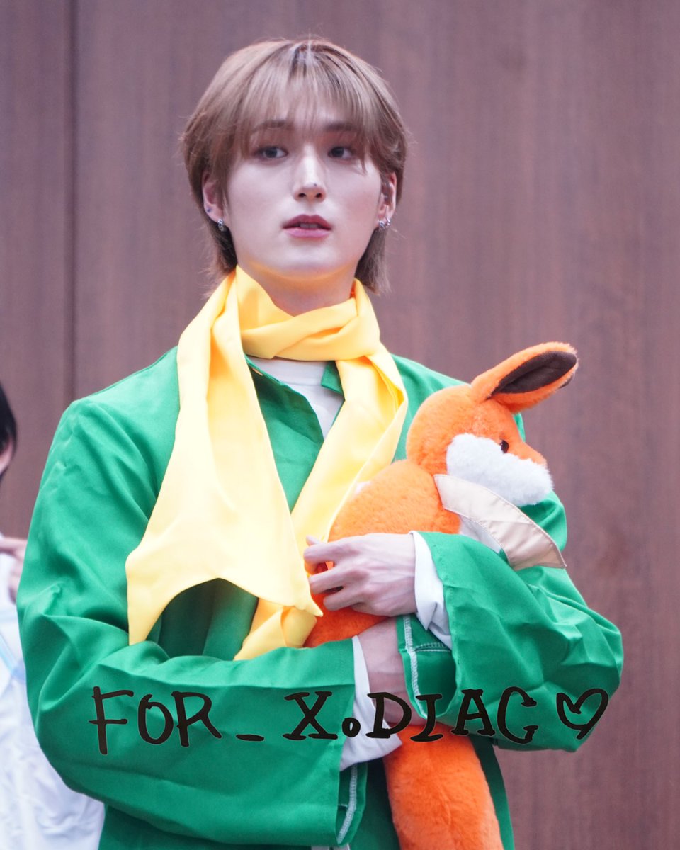FOR_XODIAC's tweet photo. 240706 HEY DAY JUMP UP FANSIGN 

 #범수  #BEOMSOO #XODIAC #소디엑 https://t.co/K9JCzwYIbj