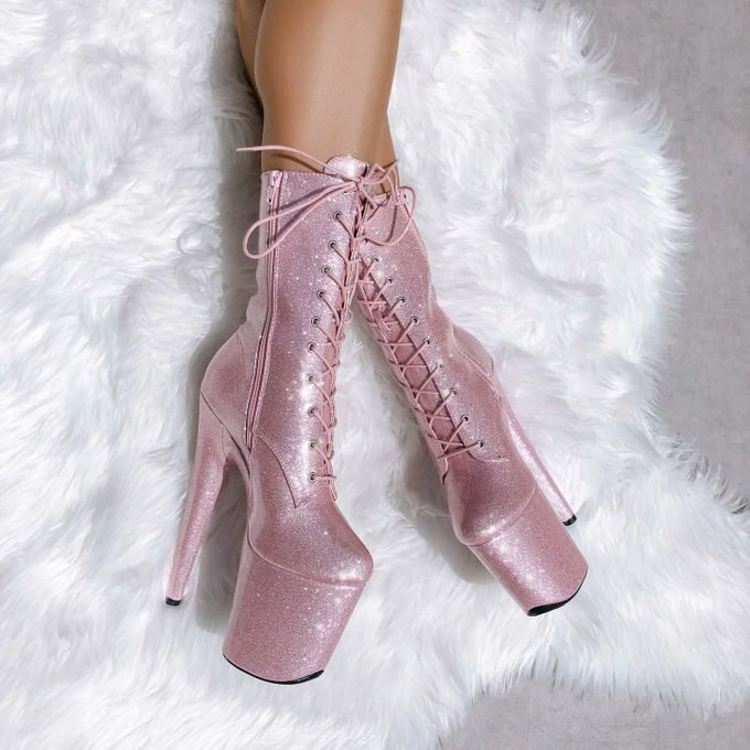 Watch YouPay's leaked NSFW photo on TwXstars