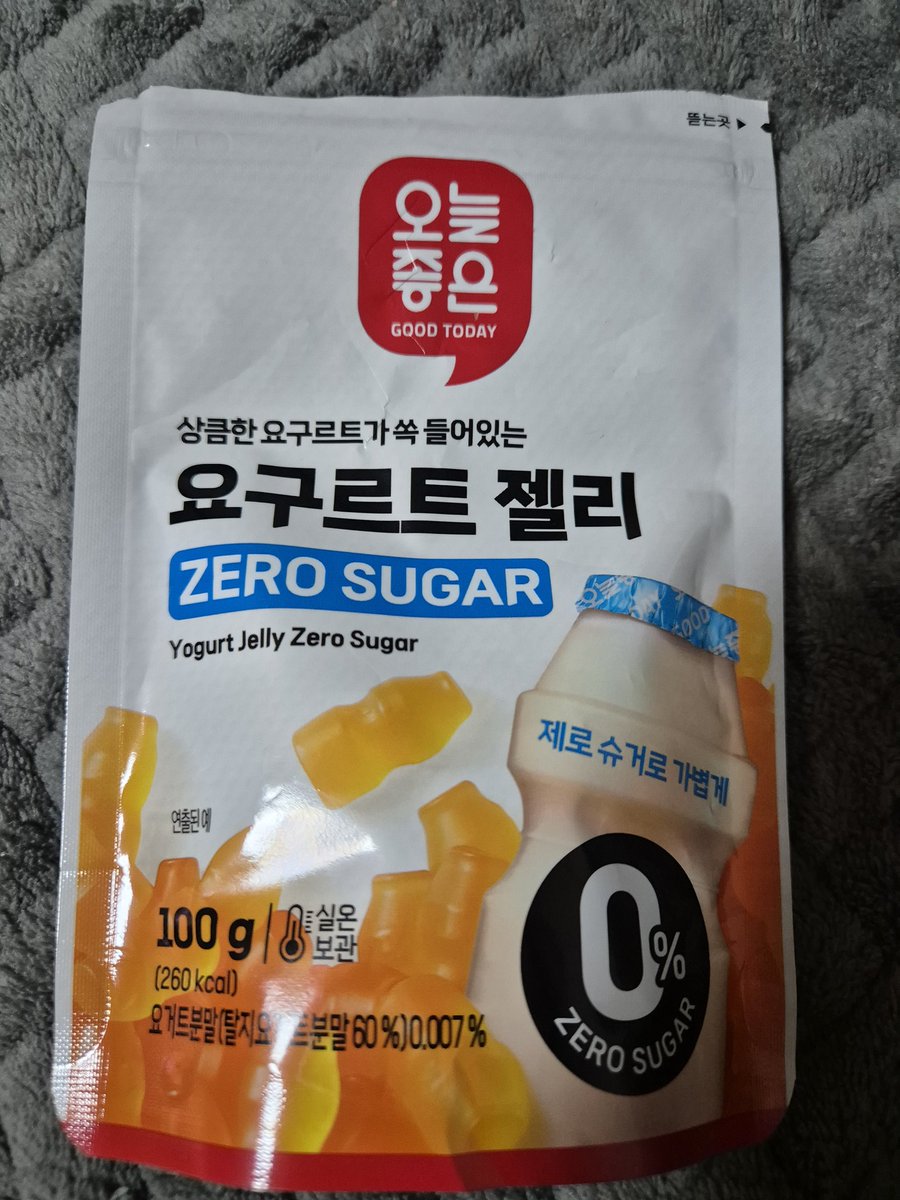 eeuu0912's tweet photo. 와 롯데마트에서 구입한 제로슈가 요구르트젤리 먹고 이 시간에 폭풍설사중임ㅜ나 완전 튼튼장이라 설사 웬만해서는 진짜 안하는데 지금 배가 부글부글 끓고 난리남ㅜ예전에 말티톨 무설탕젤리 먹고 설사했다는 글 본적있어서 설마하고 원재료명 보니 역시나 말티톨..나 심지어 저 젤리 반만 먹었음 https://t.co/Tbgay9AGY7