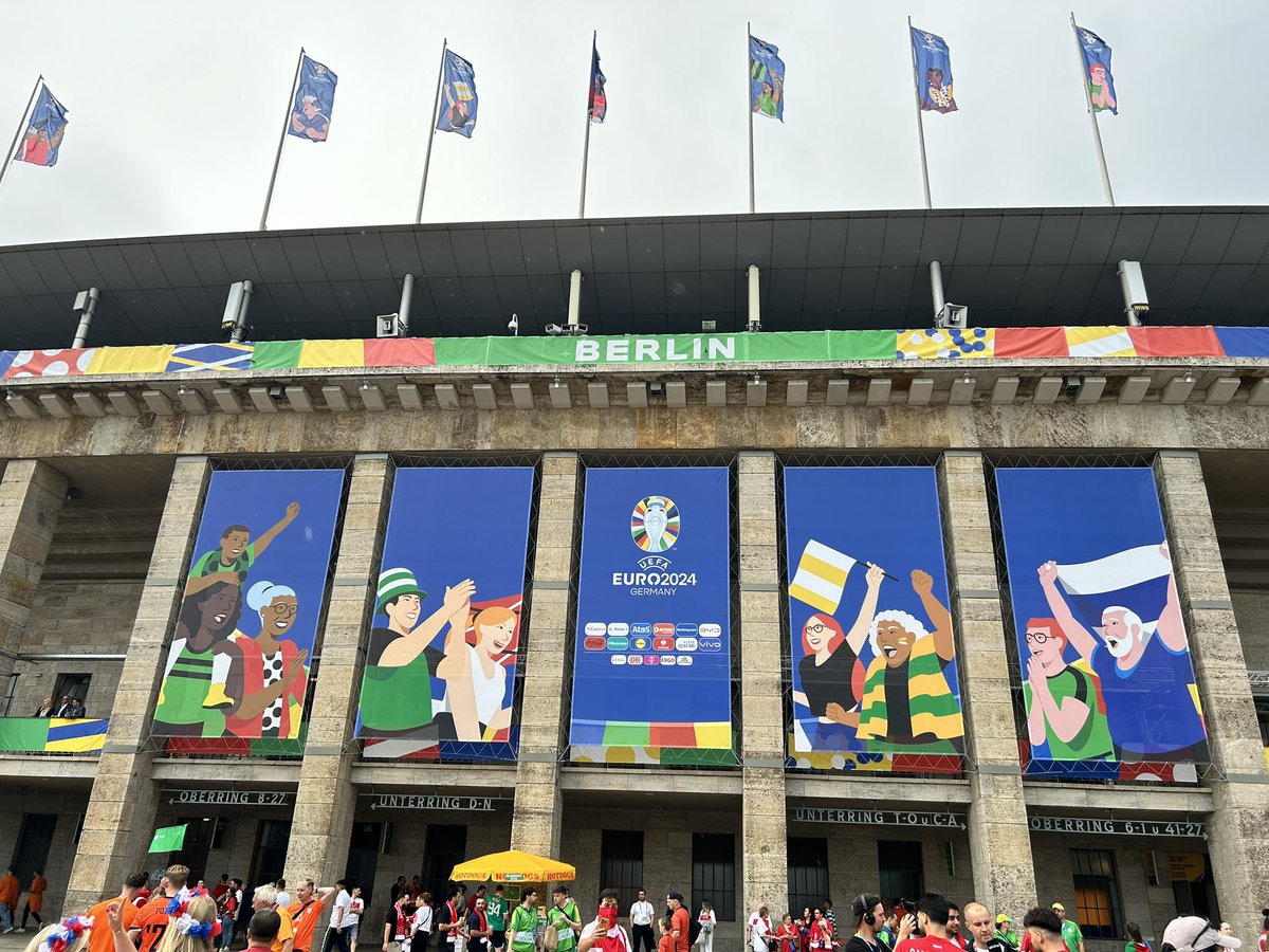 Hauck_IC's tweet photo. It’s official! @AustinFC being represented at the UEFA Euro Quarterfinal Match! Who do you have winning? Netherlands 🇳🇱 or Turkey 🇹🇷 @WeAreAustinTV @philwest @jacobtech https://t.co/p318ZnH37q