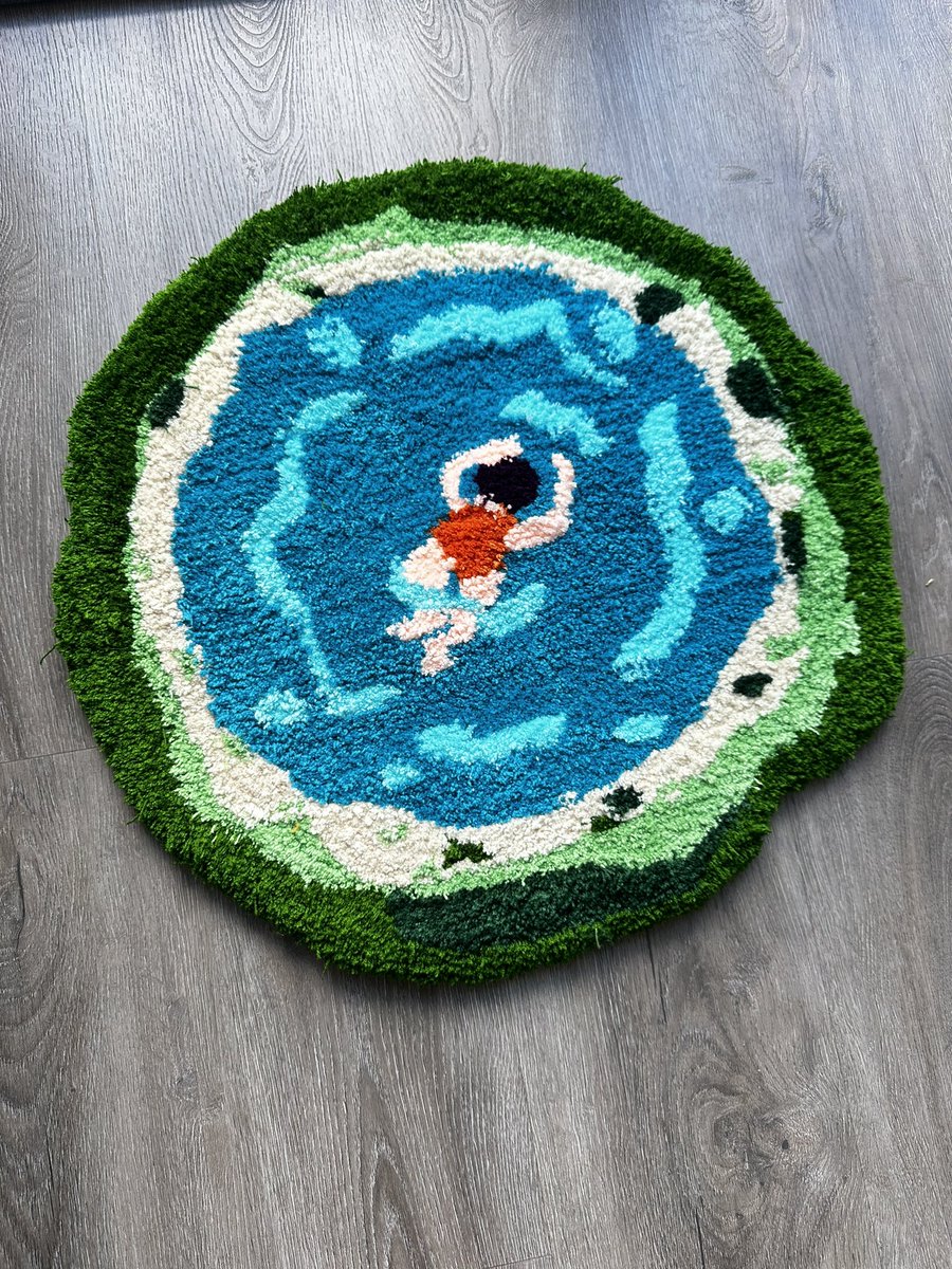 Back from a fabulous early birthday tufting treat - rug making. Brilliant morning wielding a tufting gun to turn my favourite muscle into a cosy work of art/treat for the toes. My girl also immortalised her passion for wet water. She is the best gift giver I know. 💚🦴🏊‍♀️💚