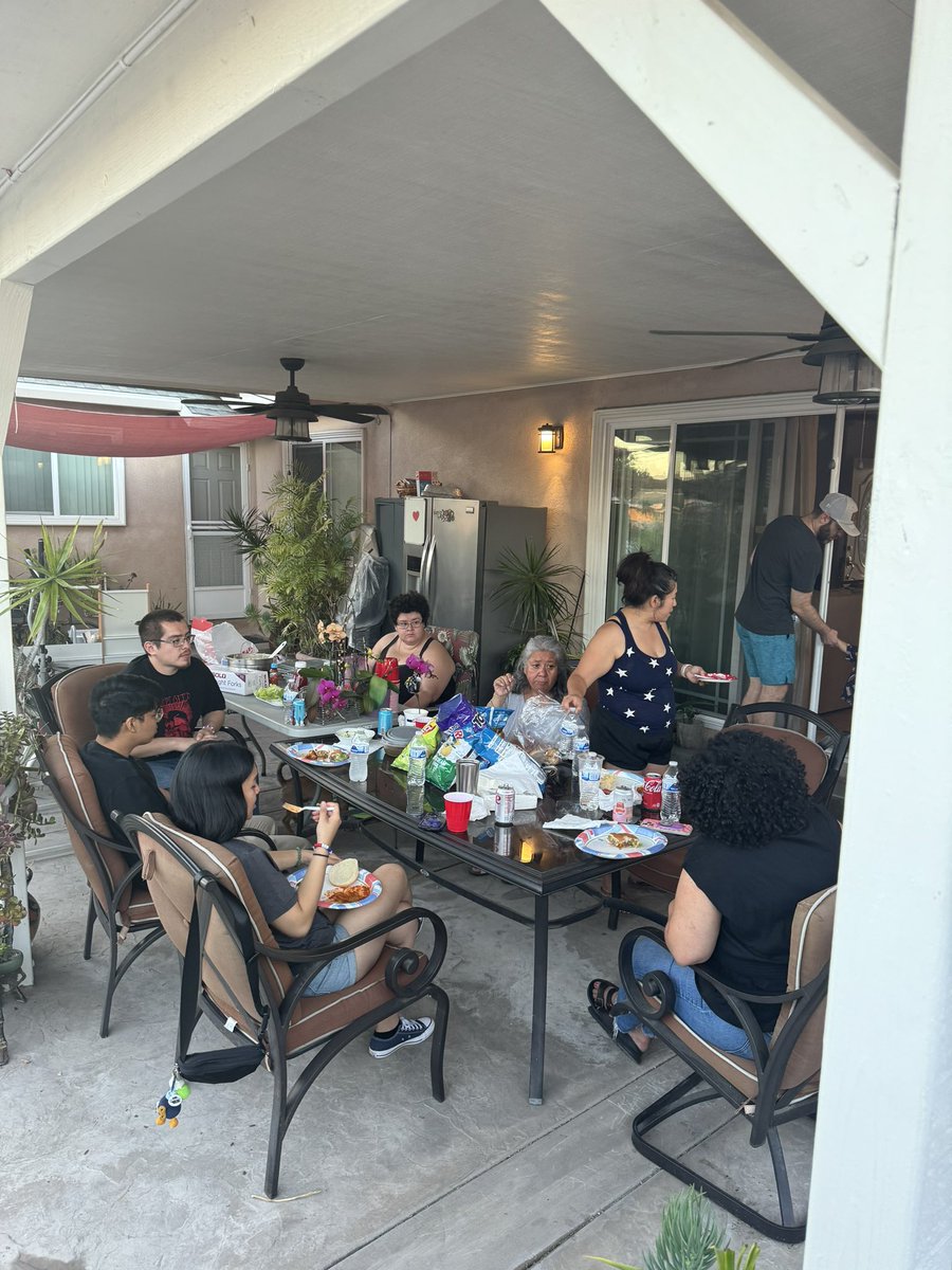 IamJonMason's tweet photo. I threw a 4th of July party! Cooked on all stages! https://t.co/fZM53C5Yqn