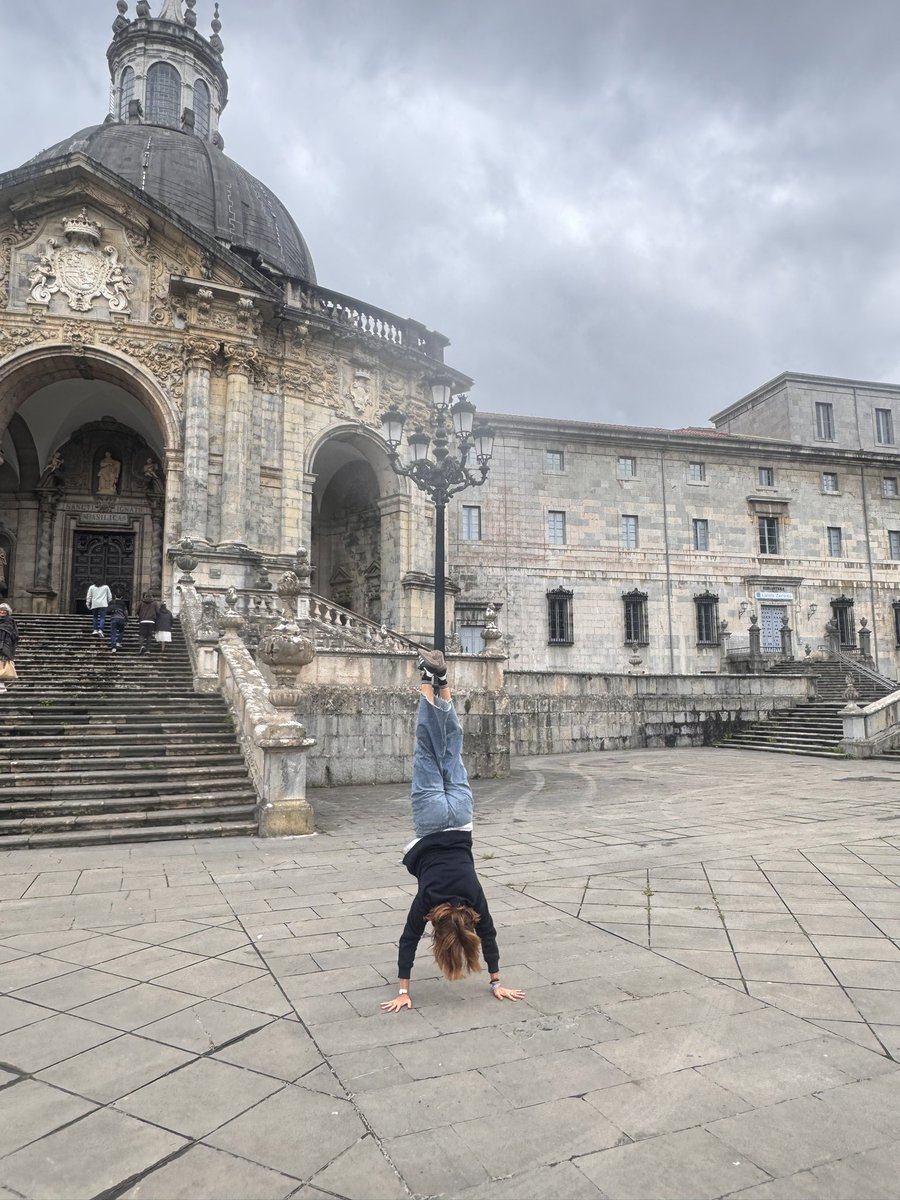 kayaya19's tweet image. Un pino en #Loyola vale doble 😜