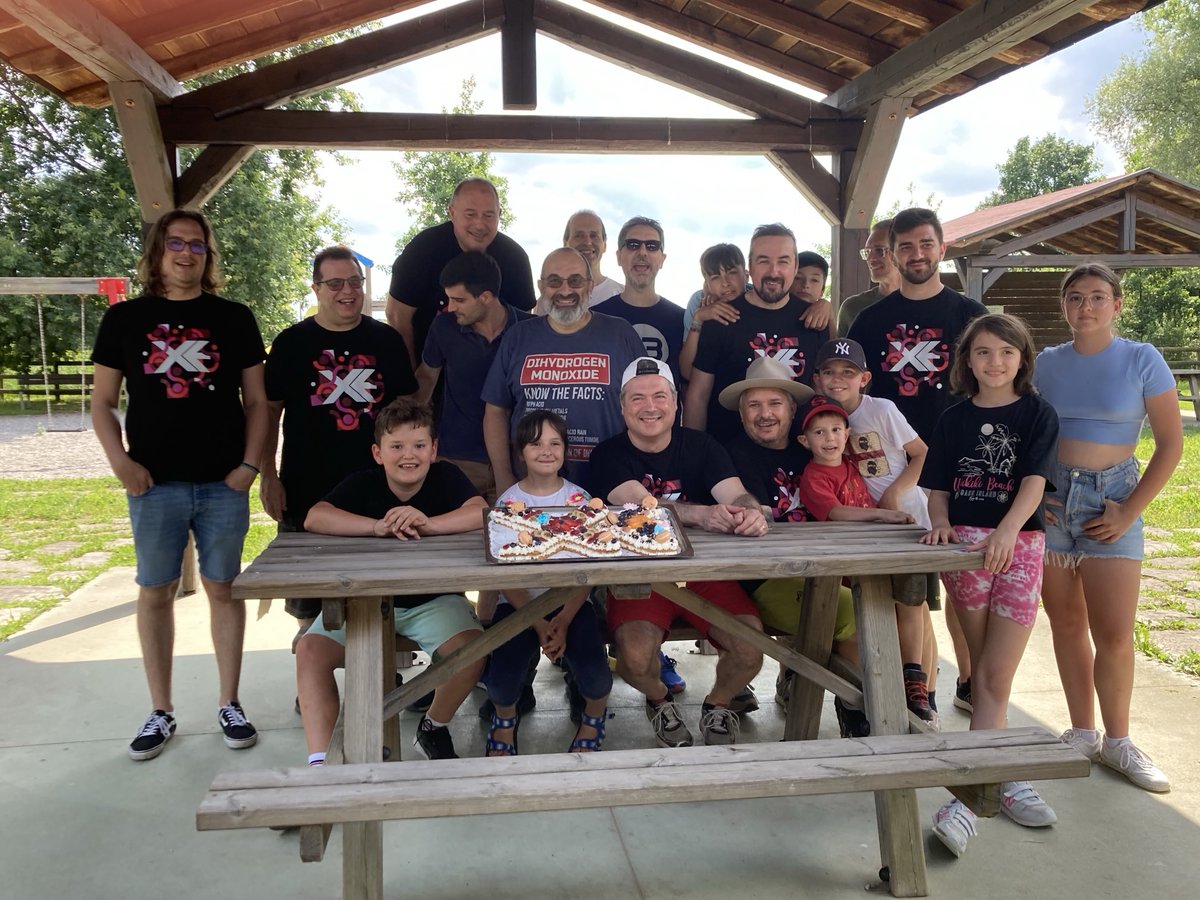 dmorosinotto's tweet photo. A great day with @xedotnet #devfriends and family #community 🇮🇹 https://t.co/4GLyvbwXs8