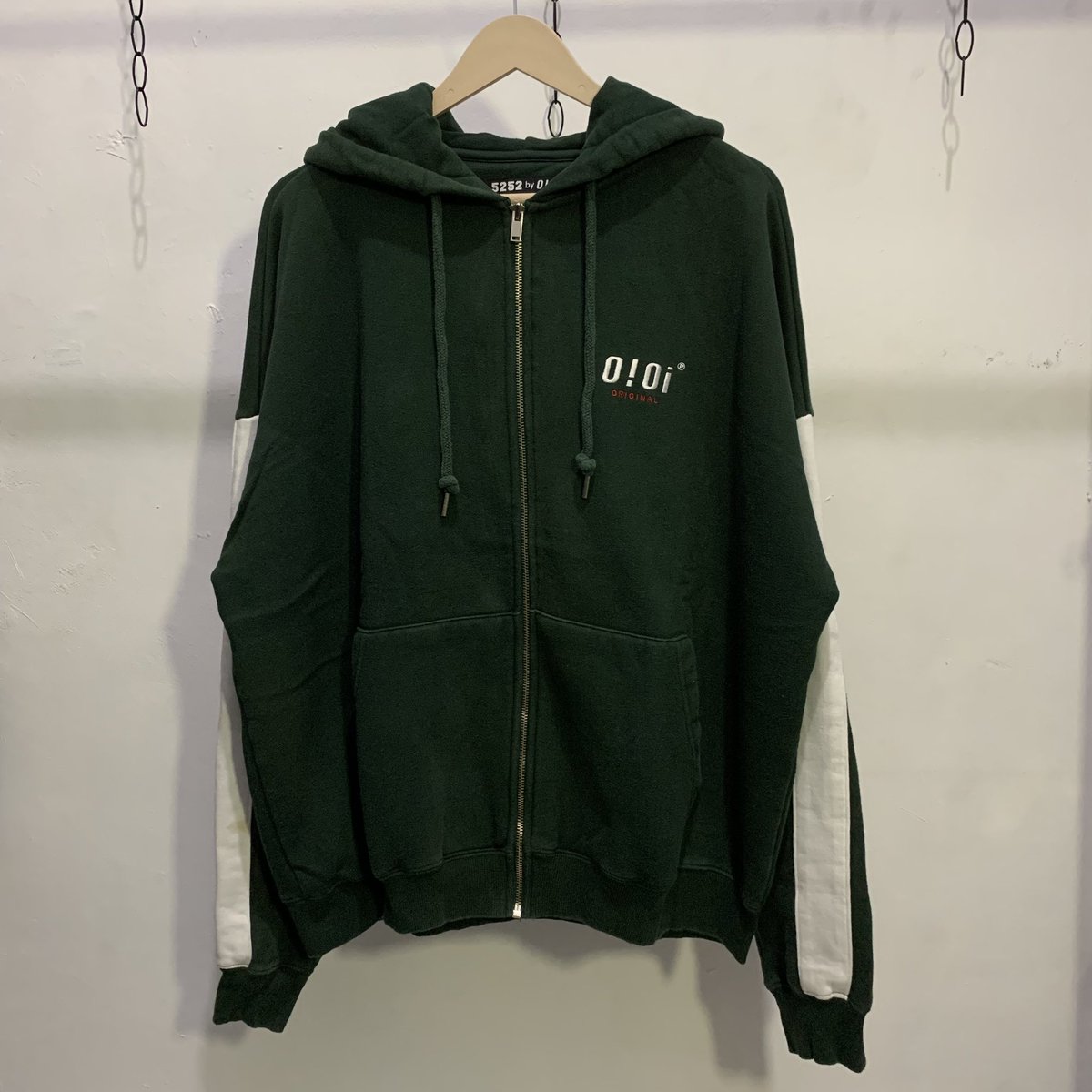jinjinpreloved's tweet photo. 📍PRELOVED📍

5252 by OiOi Original Hood Zipup Green

Kondisi : Very Good Condition (9/10)
Size : F (70x72 cm)
Harga : Rp 140.000
Minus : ada noda dikit di lengan

✅ SUDAH LAUNDRY 
✨ 100% ORIGINAL

wts wtb #zonauang #zonajajan #zonaBA https://t.co/rOOaafmjW8