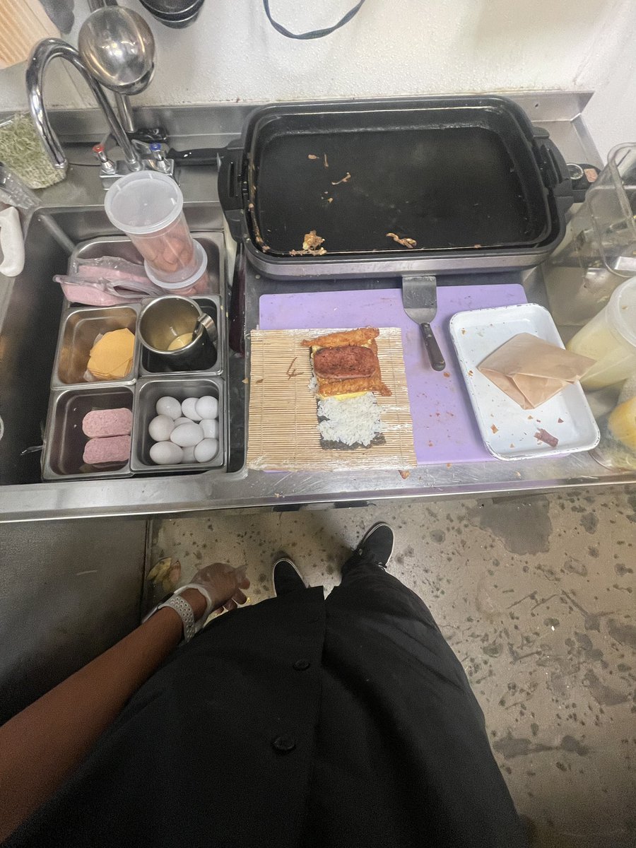 _pc88's tweet image. they got my ass cookin they #foundout