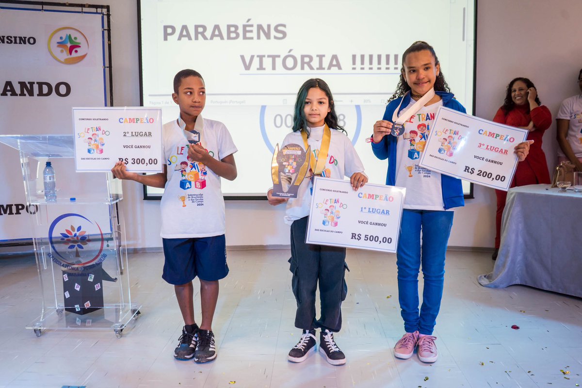 educadf's tweet image. 📚🏅 E foi dada a palavra final! O Projeto Soletrando no Campo encerrou sua sexta edição com uma premiação incrível para os vencedores! 🎉 A competição mostrou como a parceria entre família e escola faz toda a diferença na aprendizagem dos nossos alunos. #EducaDF