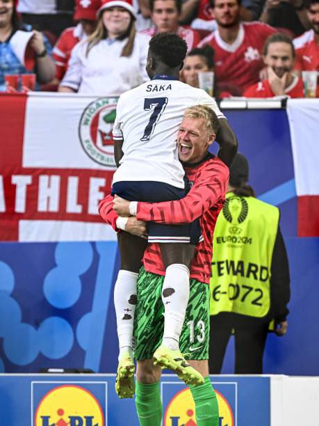 📸| Bukayo Saka celebrating his goal with Aaron Ramsdale 🏴󠁧󠁢󠁥󠁮󠁧󠁿