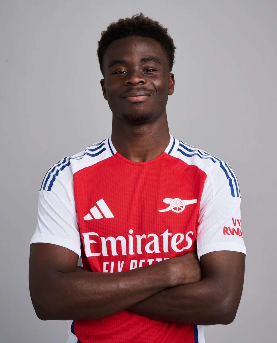 FOXSoccer's tweet photo. Bukayo Saka just became the first Arsenal player ever to score for England at both the FIFA World Cup and the EUROs 🏴󠁧󠁢󠁥󠁮󠁧󠁿🔴 https://t.co/GOtUaWYXcZ