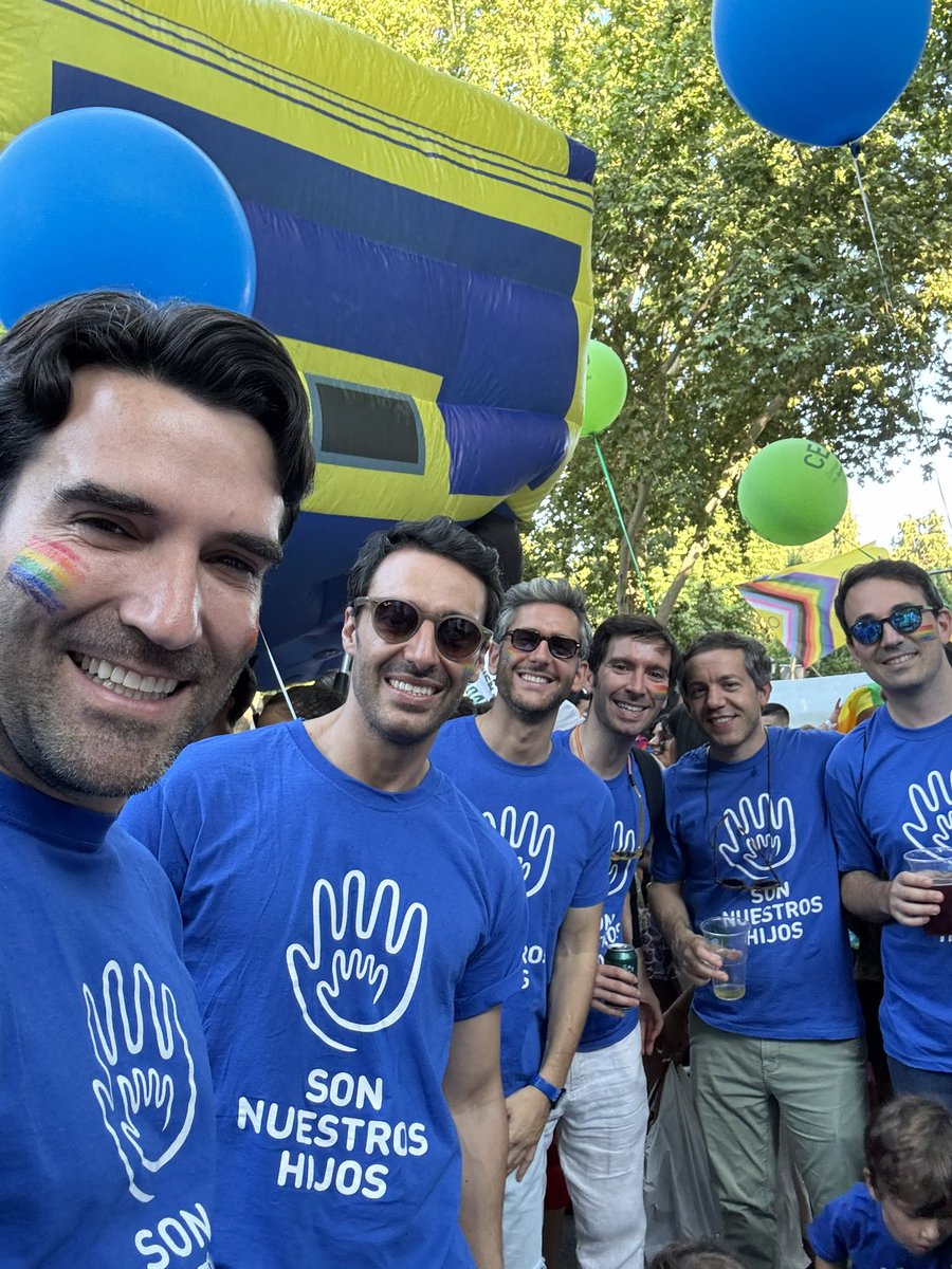 Familias orgullosas 🏳️‍🌈
Familias diversas 👬

¡Feliz Orgullo!
<a href="/sonuestroshijos/">Son nuestros hijos</a>