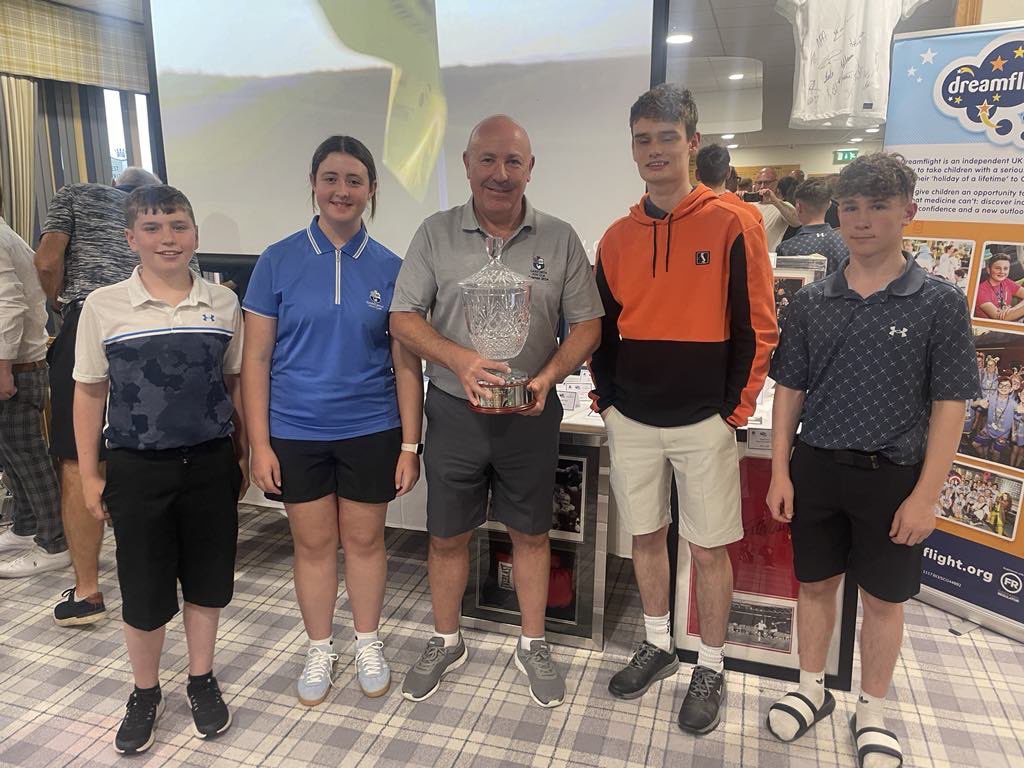 Me and my kids winning the Dreamflight charity day 🏆😁