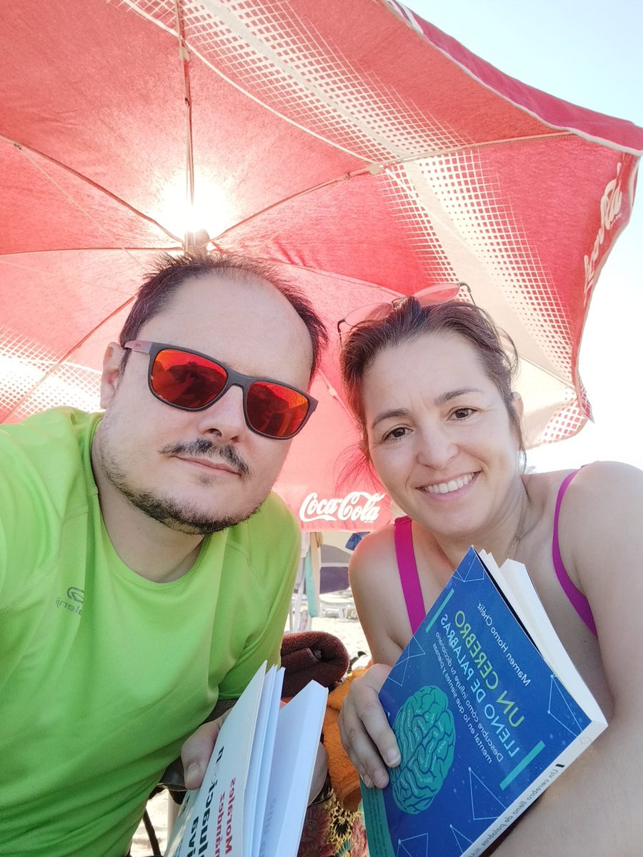 iore_'s tweet image. Nos sumamos al #hiloVeraniego del #ClaustroVirtual. Aquí nuestro estreno en la playa, con debate sobre evaluación incluido 🤣🤣🤣🏖️🍻