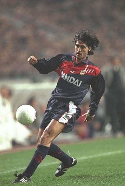 Reycholosimeone's tweet photo. 🔴⚫ SORTEO CAMISETA ATLETI 🔴⚫

Segunda equipación de la temporada 96/97 con la publicidad de BANDAI. 

Para participar, fácil y sencillo:

➡️ Seguir a @Ctinfo_17 y @Reycholosimeone 
🔁 Haz RT a este Tweet

El ganador viernes 12 de julio. 

Mucha suerte 🍀 https://t.co/p8sQD1H890