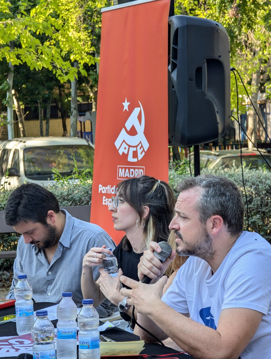 elpcm's tweet photo. @elPCPV @PceSegovia @UJCEMadrid @javier_parra Secretario General de @elPCPV

🗣️ "La extrema derecha está aprovechando las políticas de la UE que están suponiendo una tragedia para la clase trabajadora. Esta aprovechando el enfado de nuestra clase"

#FinDeCursoPCM https://t.co/xl31yAdzxi