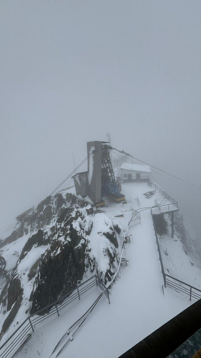Nevada del Viernes 05 de Julio 2024 en nuestra estación Pico Espejo❄️

🏔️Vive la experiencia Mukumbarí 🚠

<a href="/AliErnesto32/">Alí Ernesto Padrón Paredes</a> 
<a href="/rromero0913/">romulo romero</a> 
<a href="/victorcrepano/">Víctor Cruz</a> 
<a href="/inaturmerida/">INATUR Mérida</a> 
<a href="/Minturvzla/">Mintur/Motor Turismo</a> 
<a href="/venteloficial/">venteloficial</a>