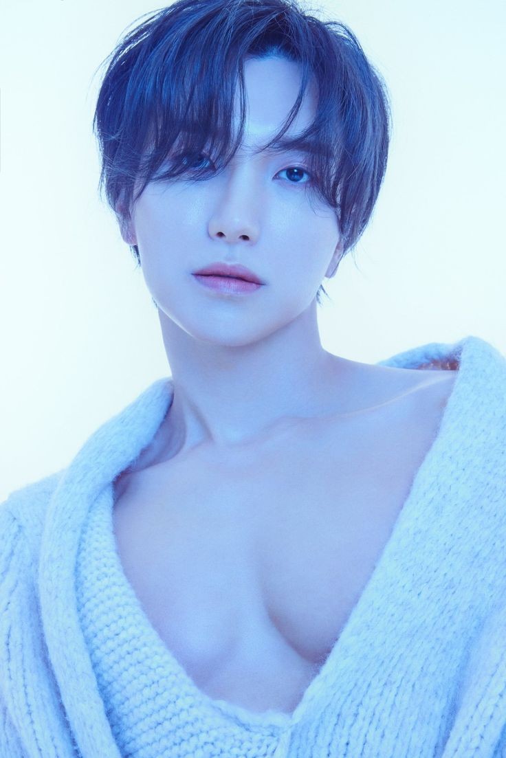 hubboyslove's tweet image. REI! 🏳️‍🌈 Durante live, o Leeteuk, do Super Junior, foi questionado se ele gostava de homens ou mulheres. Ele respondeu:

“Eu gosto de homens e mulheres. Não sou alguém que não goste de um certo tipo de pessoa.”