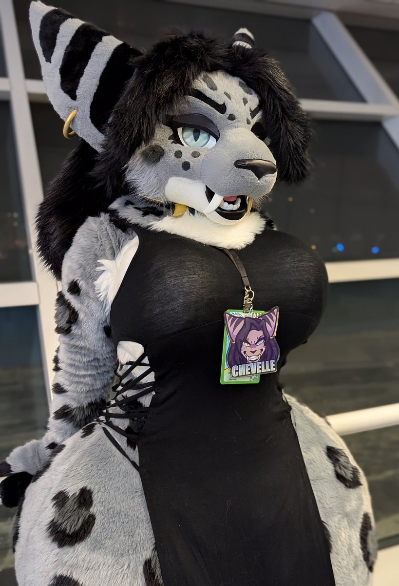 Someone said I look like a MILF, is that true?~ 🥺✨