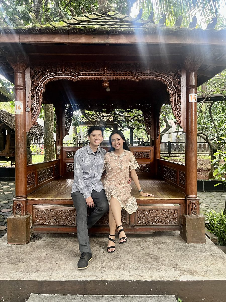 bungaadindar_'s tweet photo. —foto ini diambil tgl 29 juni dimana momen yang sangat amat spesial dihidup gua☺️, pertama aniv kita yang ke 2 tahun yang udh berhasil kita jalanin sampe skrg, kedua acara kaka sukses alhamdulillah. Terima kasih randy buat cerita dan pelajaran nya. I love you!💛💛 @Randyanttra1 https://t.co/Q1gtoi1Fcb