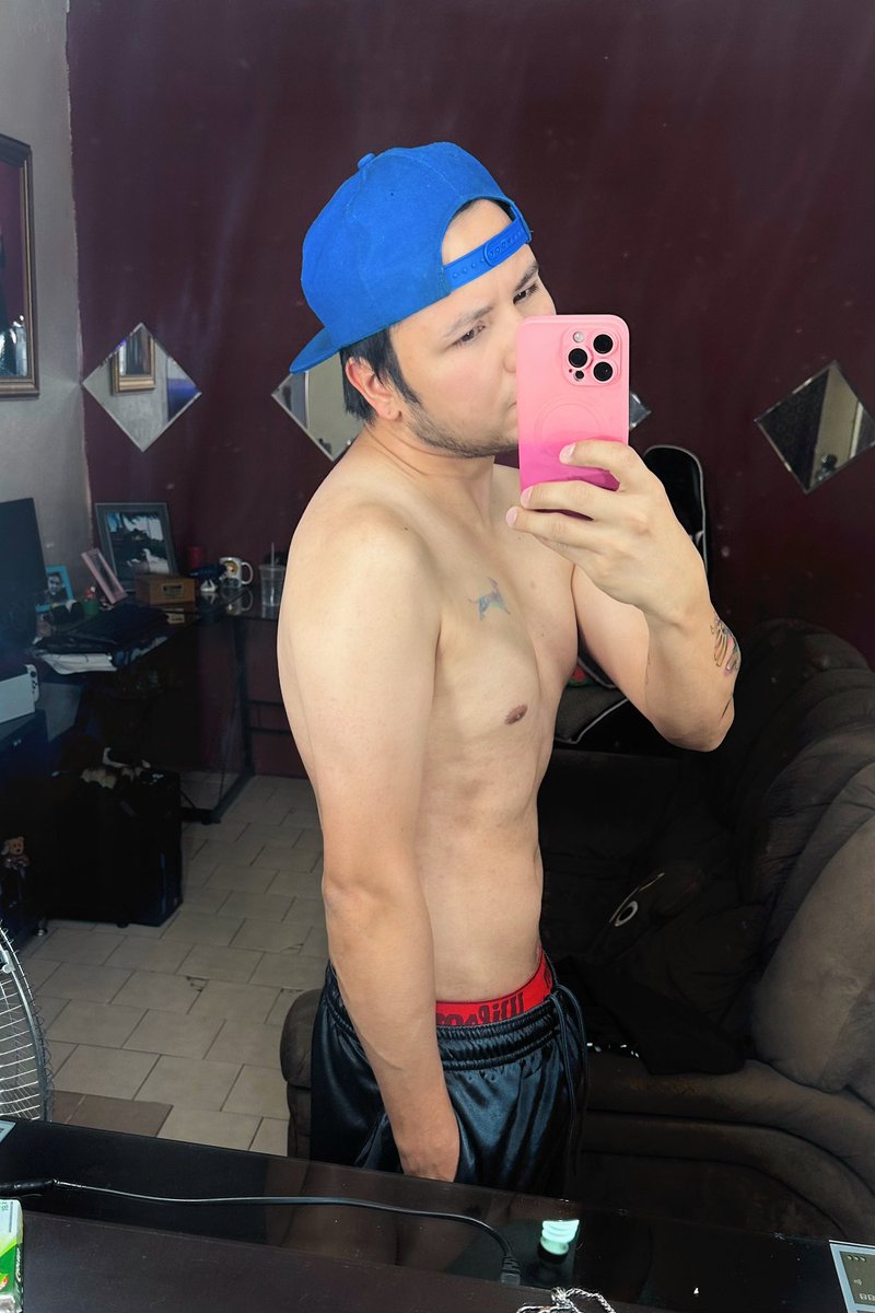 Well_LeonR's tweet photo. Amo mi abdomen mañanero 😍
#well #abdomen #buenosdias #guye #instaguy #gamer #gamerboy #azul #rosa #apple #iphone #selfie #selfieenelespejo #applephoto #hermosillo #mexico #sincamisa #julio https://t.co/zStWsOEcF7