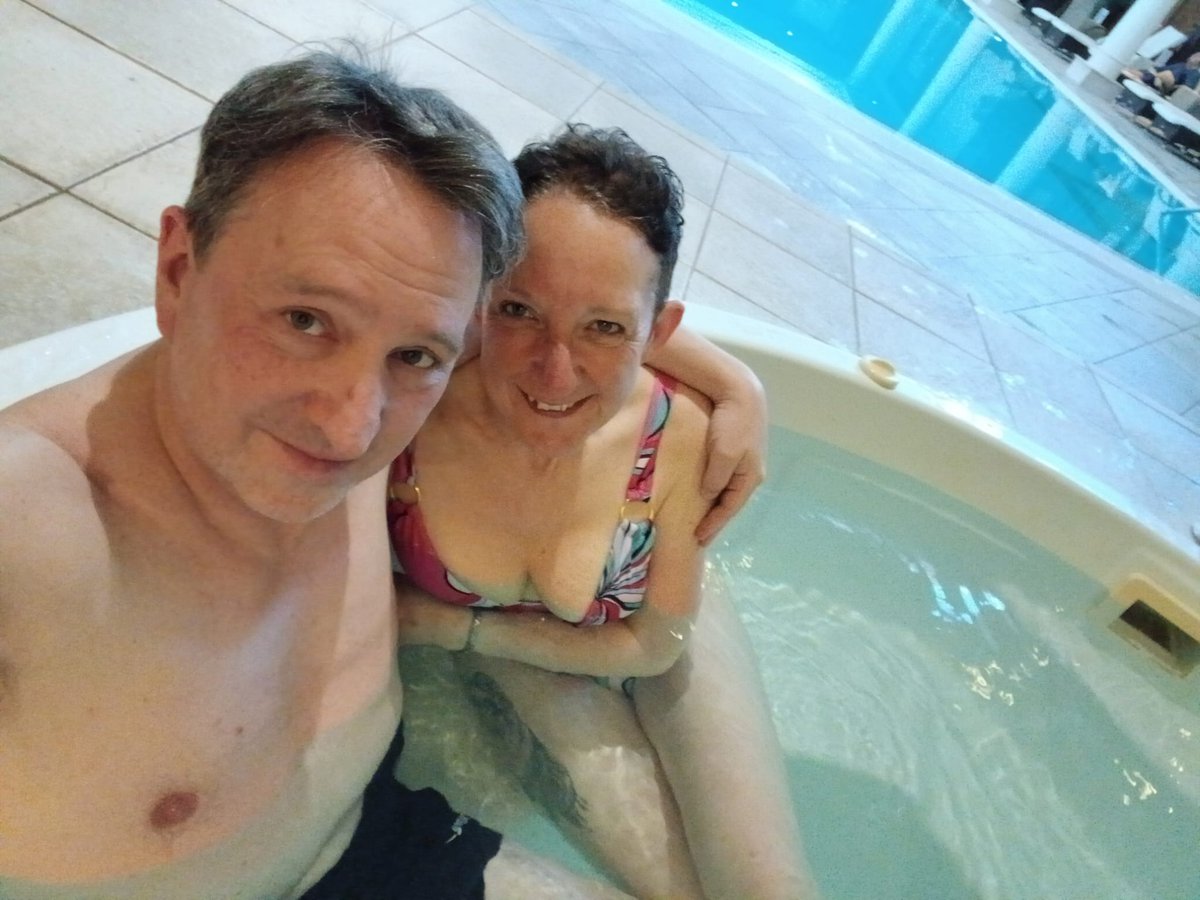 SarahLulu1971's tweet photo. Hot tub fun with my sexy sub @psion_satori 
#romanticweekend https://t.co/heRkdlLrMj