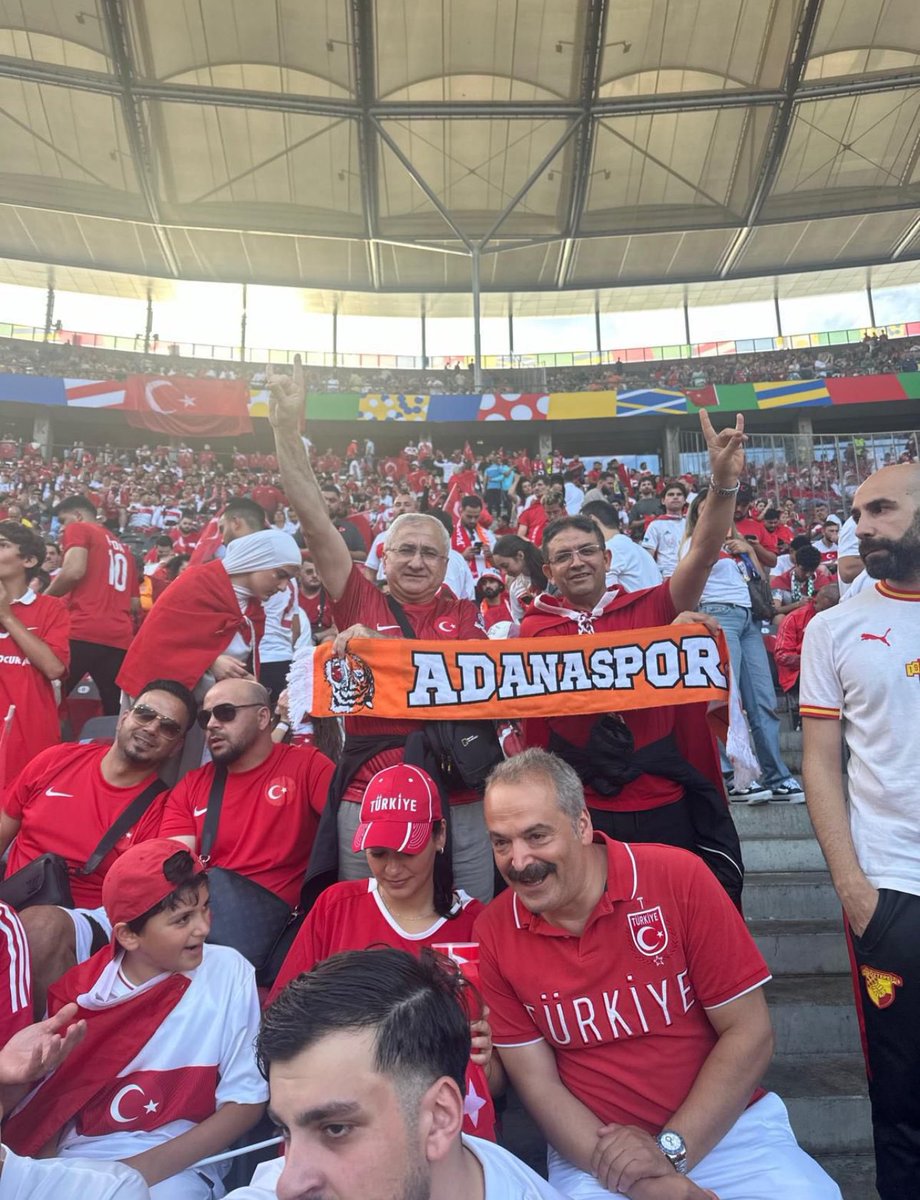 💪EURO 2024 Çeyrek Finalinde Hollanda karşısında  Adana Demirspor ve Adanasporlu taraftarlarımız millilerimizi yalnız bırakmıyor. Başarılar Türkiye’m 🇹🇷