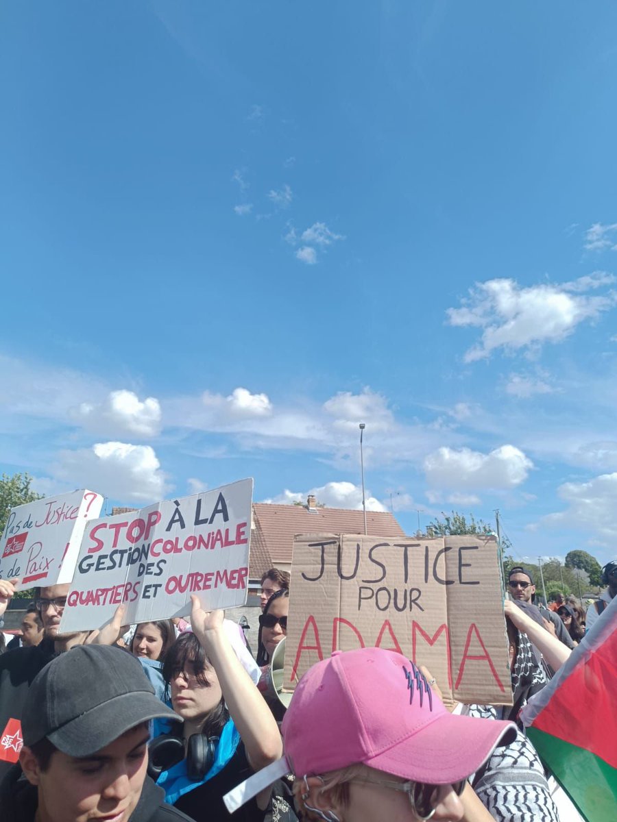 PartiIndigenes's tweet photo. Quelques photos de la #MarcheAdama ce 6 juillet à Beaumont-sur-Oise
#JusticePourAdama https://t.co/jpZh7TI898