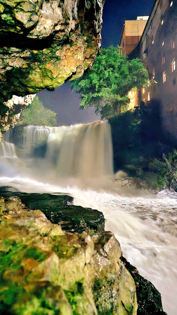 mvinge's tweet image. Vermillion Falls was rippin' last night. I never get sick of this one. Always different. I wasn't expecting this ferocity when I turned the final corner. Neither was this stunned firefly. We got sprayed. He had to take a breather, dry off &amp;amp; blink it out for a few min.