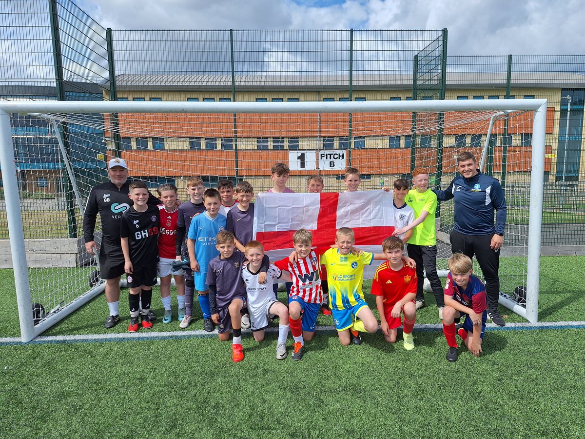 Redcar_SFA's tweet photo. Excellent training session today with the @Redcar_SFA 2024/25 U12's squad

An opportunity to coach within a game, developing game based principles on how we wish to play for the new season ⚽️

Thanks again to @RedcarCollege with their continued support using the 3G pitch

🟡🔵🏴󠁧󠁢󠁥󠁮󠁧󠁿 https://t.co/UxSQjzz7pe