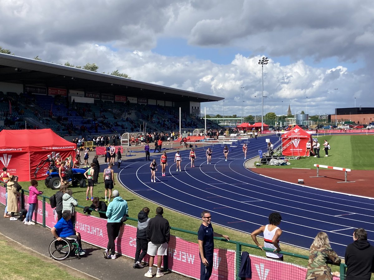 WelshAthletics's tweet image. 1 diwrnod... 7 awr... 8 ardal... Dros 100 o ddigwyddiadau... 500 wedi cofrestru

🙌 Da iawn i’r disgyblion a gynrychiolodd Afan Nedd Tawe, Caerdydd a’r Fro, Dyfed, Eryri, Cymoedd Morgannwg, Gogledd Ddwyrain Cymru, Powys a De Ddwyrain Cymru ddydd Sadwrn.

#YsgolionCymru #Caerdydd