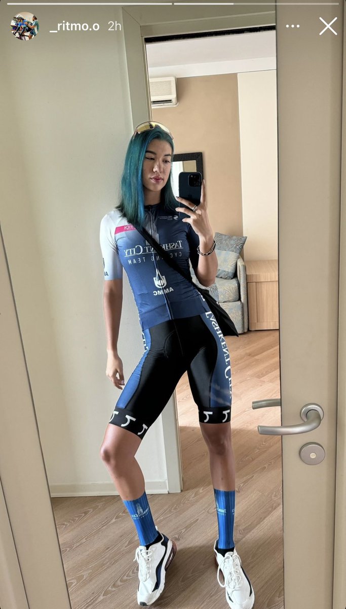 Reply with 🩷 or 💙 to decide the winner of the much-anticipated “Best hair at teams presentation” trophy 

🩷 <a href="/ninakessler/">Nina Kessler</a> of @EF_Oatly_Cdale 
💙 Margarita Misyurina of Tashkent City Women Professional Cycling Team