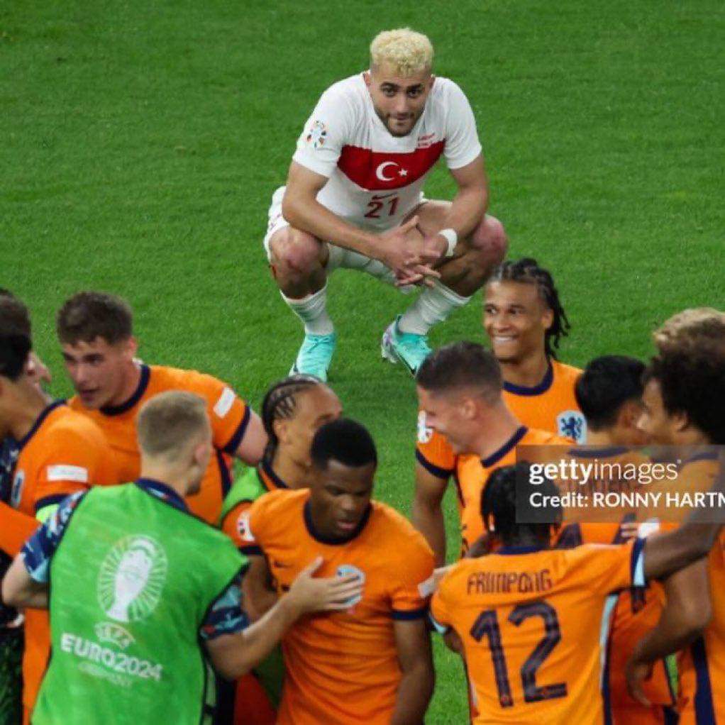 İyi Geceler...
#Montella
#BarışAlperYılmaz