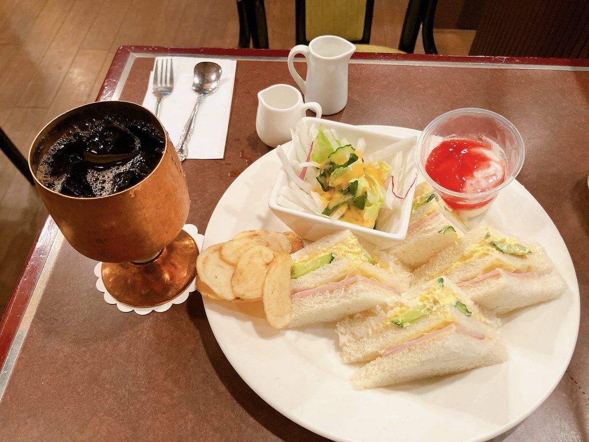 junkissatrip's tweet photo. 綱島/珈琲館オークラ 

　モーニング。

#綱島 #新綱島
#珈琲館オークラ
#朝活 #カフェ活 #モーニング #ルーティン
#朝食 #朝ごはん 
#アイスコーヒー #サンドウィッチ
#珈琲 #コーヒーのある暮らし 
#純喫茶 #喫茶店
#喫茶店巡り #カフェ巡り
#純喫茶コレクション
#日常垢さんと繋がりたい https://t.co/GSsC4fuUMI