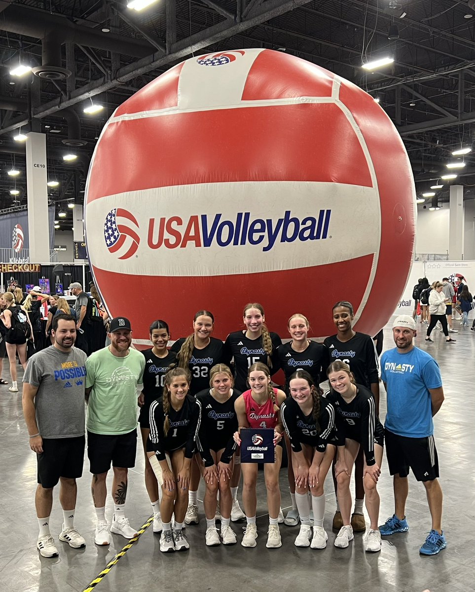 Dynasty 17-Black finished in 9th place in 17-Open with a record of 7-3. What a great season! 💙 @dynastyvbc