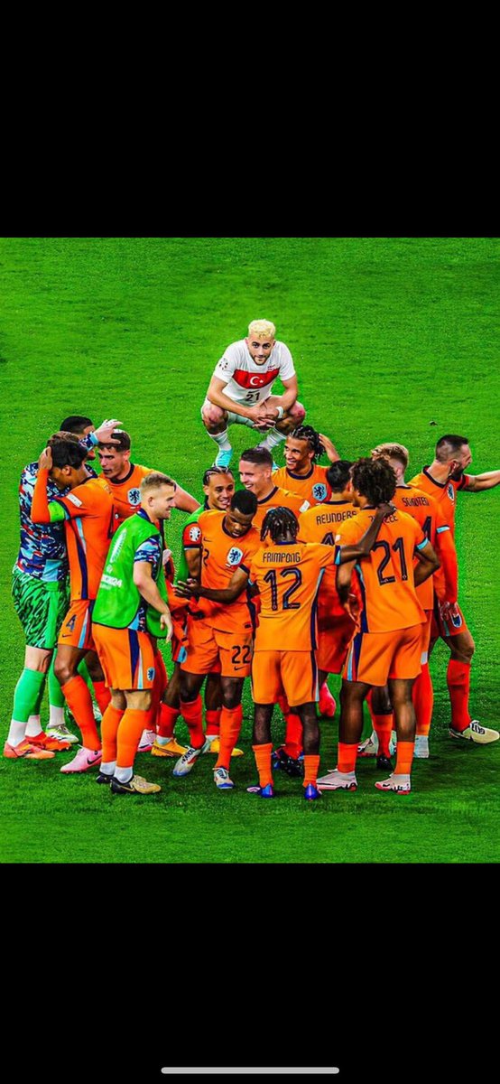 gamzesengunn's tweet photo. Bir fotoğraf karesi insanı kırk yerinden bıcaklayabilir mi ya. https://t.co/rwirgZnuOM