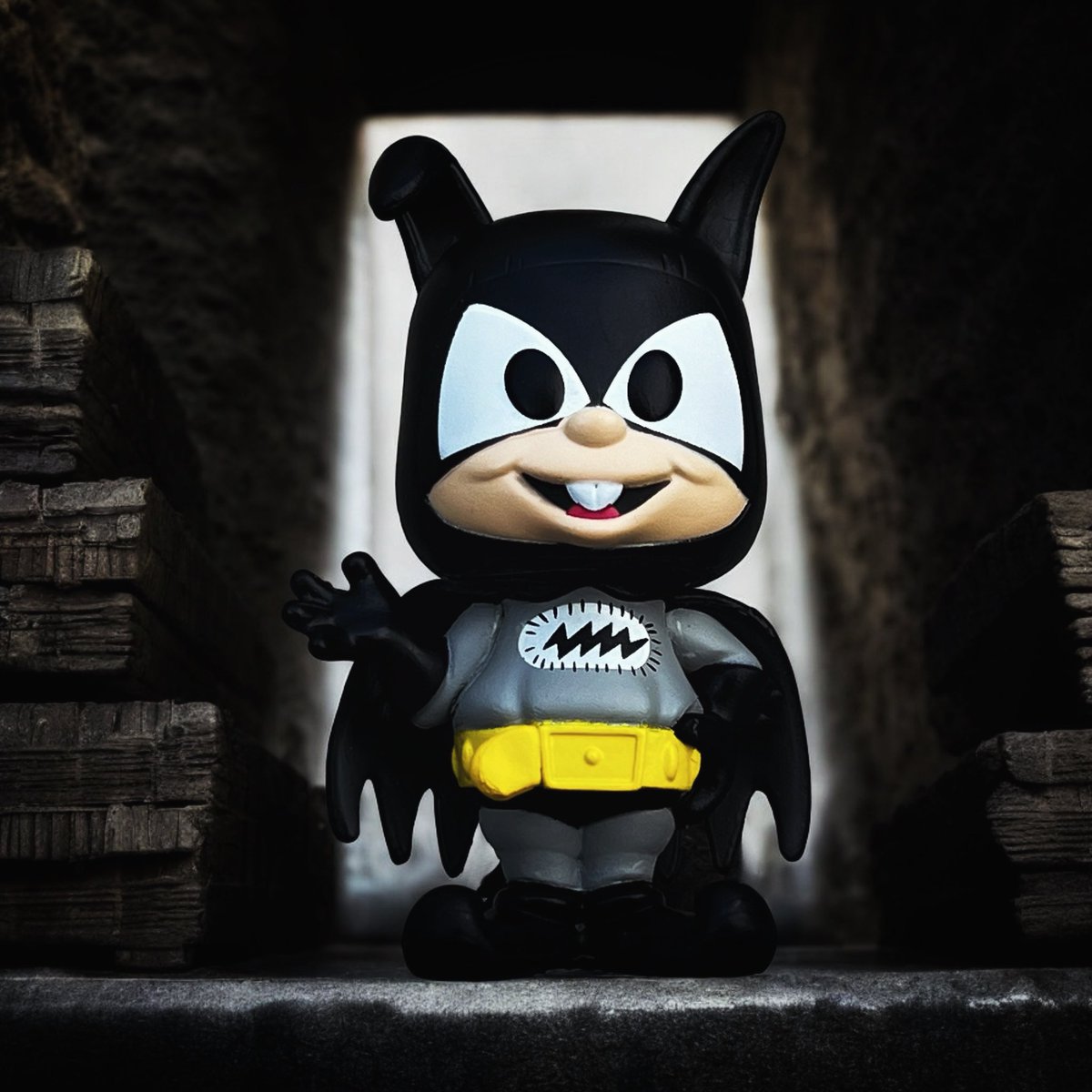 RobbyRed5130sox's tweet photo. The Mighty Bat Mite! What shenanigans does he have in store for The Bat this time around? Let’s just hope our hero is able to keep his cool, LOL!
#BatMite #FunkoSODASaturday #Batman #OriginalFunko #Funko https://t.co/0pV6XpSdd8