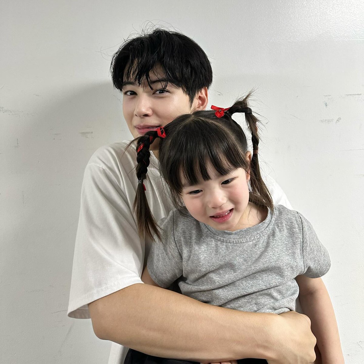 st0ryc's tweet image. 많은사진들을 봤지만 이렇게까지 결혼장려사진 처음봄