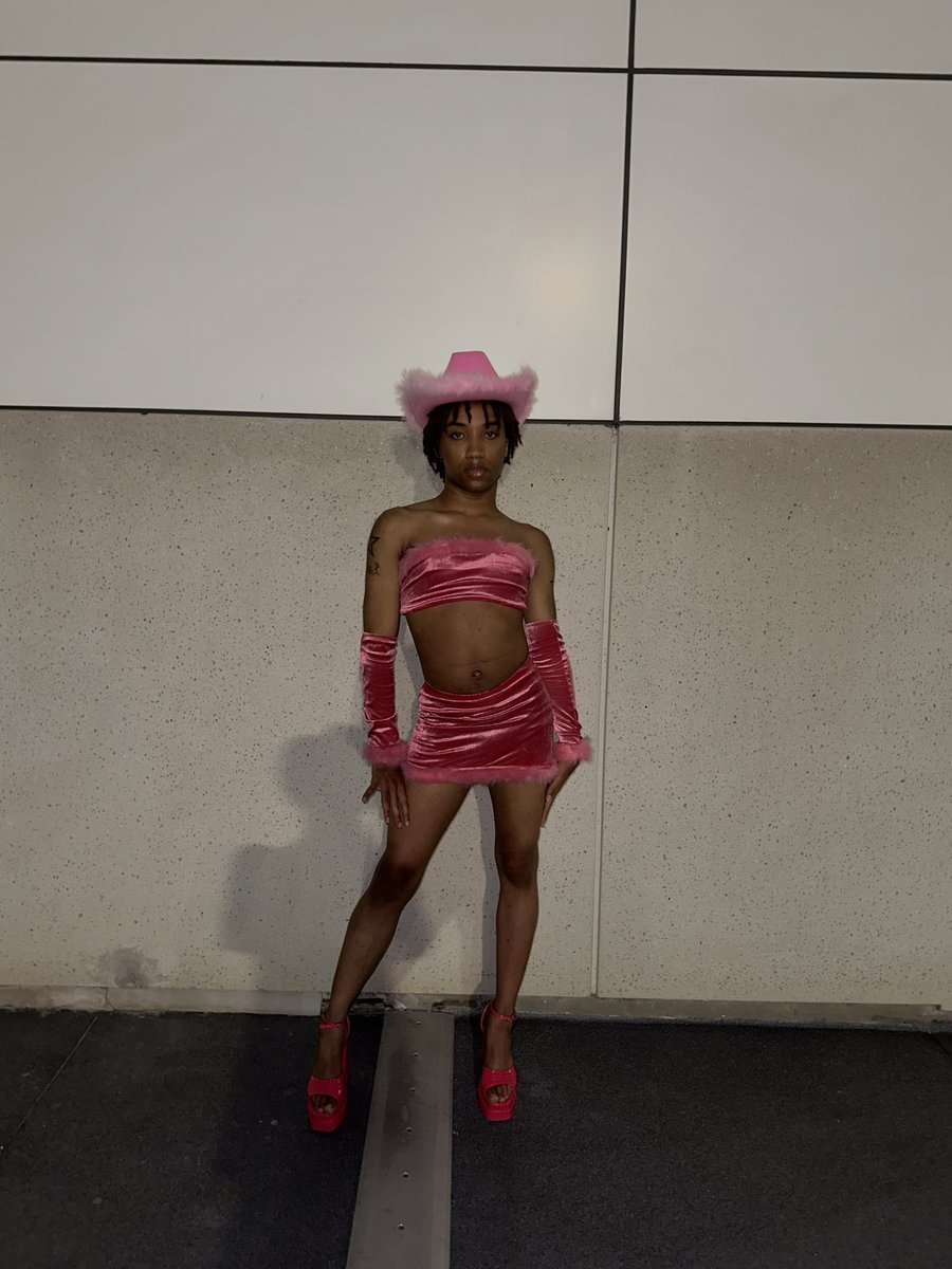 insummerwetrust's tweet photo. #throwbackz 🎀 https://t.co/Mrcy0QmL5f