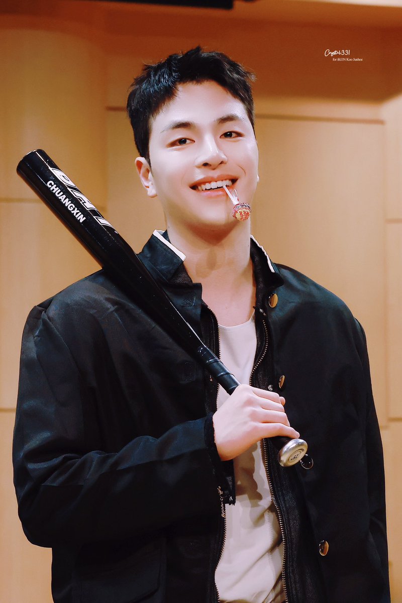 Crystal331_'s tweet photo. 240706 🧡MusicDrama대면팬싸🧡

만찢남

#JU_NE_1ST_SOLO
#멍 #BRUISE 
#구준회 #준회 #JUNHOE #JUNE #具晙会 #ジュネ 
#iKON #아이콘 https://t.co/rdBVGFMcVQ