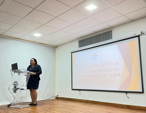 patrimonio_Cuba's tweet photo. Participó la Presidenta Nacional de Patrimonio Cultural, Sonia Virgen Pérez Mojena, en el Encuentro de #IBERMUSEOS en Santo Domingo, República Dominicana 2024. En el programa de actividades impartió Conferencias sobre los museos, educación e inclusividad #PatrimonioCubano https://t.co/CbFO55zzck