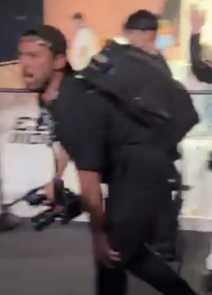 Mayron Hurst tweet media