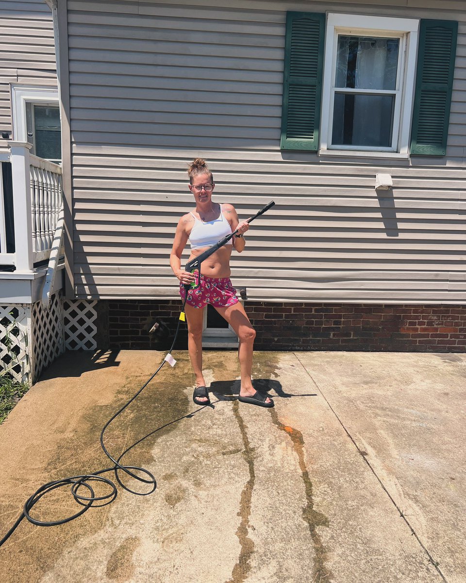 Who run the world? 
<a href="/Jenner_fender/">Jen Reamer</a>