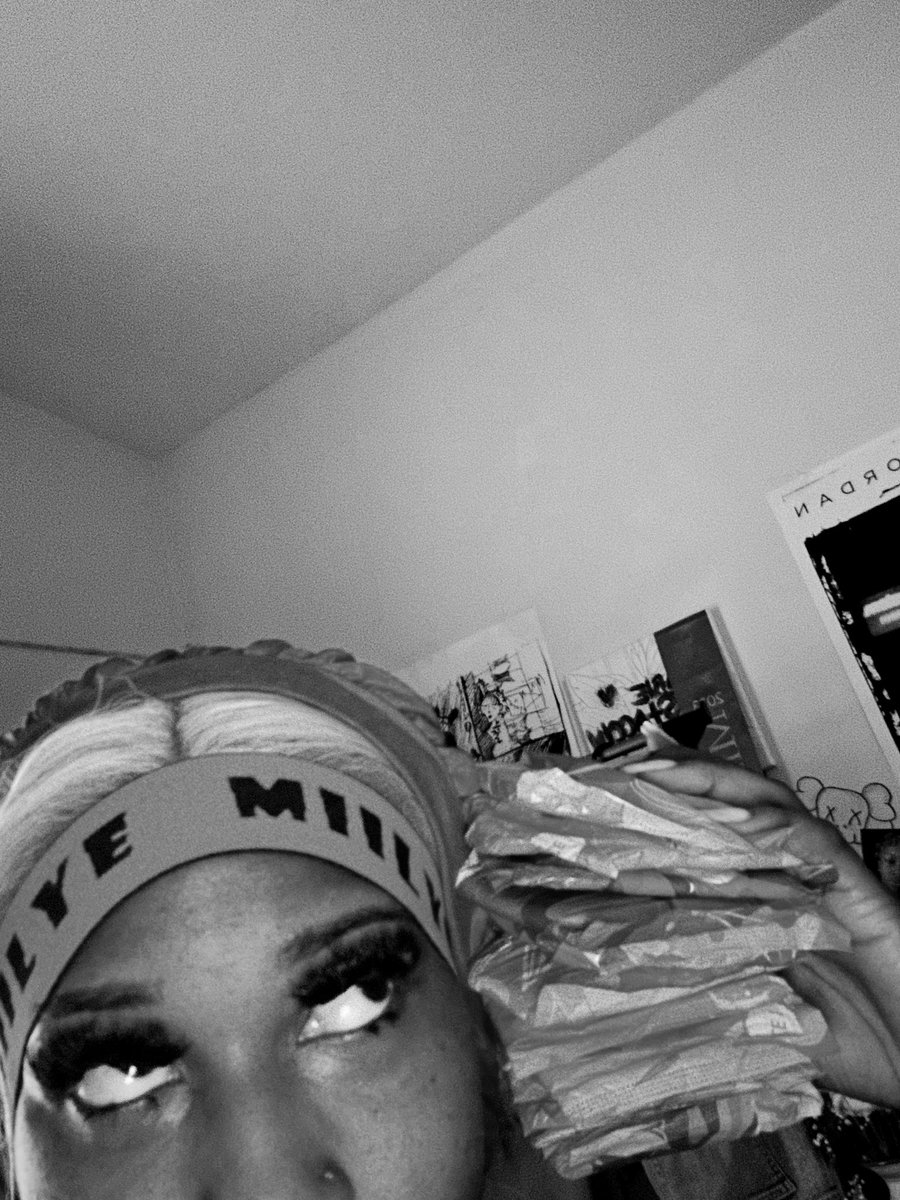 mariestaccin's tweet photo. #notpregnant #nobd #canttrapme #lesbian4L https://t.co/fpxbzHleWY