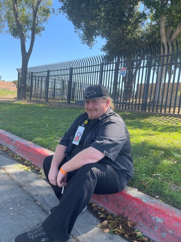 DennisNvrFaded's tweet image. So, I don't post pictures of myself online. But I've been working hard to 14 months to change from the guy on the left, to the guy on the right.  If I can do it, anyone can. #nerdfit #critter #FITME